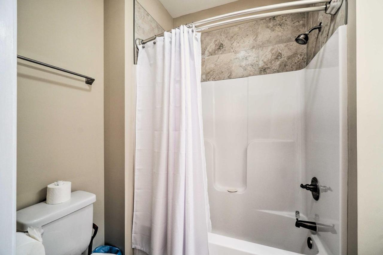 Chic Townsend Condo With Saltwater Pool! Exterior foto